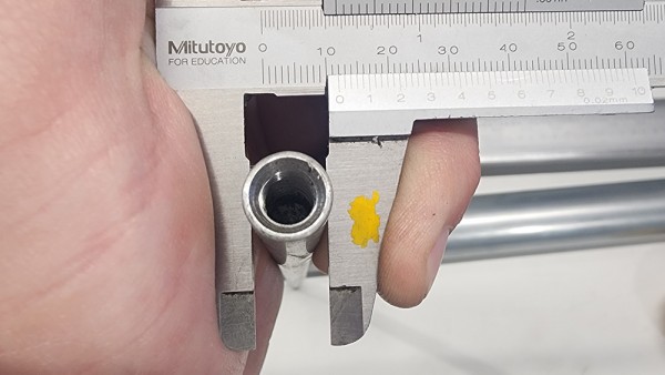 How to measure a conveyor roller with and without verniers 1